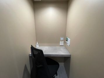 RemoteworkBOX 辰野新大阪ビル店 No.1の室内の写真