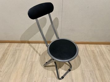 椅子 2脚（背もたれ有り） - PSQ studioの設備の写真
