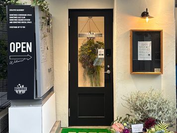 CO-WORKINGSPACE EXPRESSION ソファ席4の入口の写真