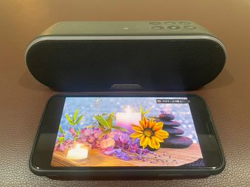 【無料】スピーカ・YouTubeを流せるiPhoneがございます - 渋谷109から徒歩4分のレンタルサロン 渋谷109から徒歩4分/ 24時間 /無休営業/ 完全個室サロンの設備の写真