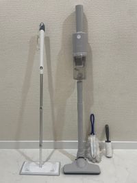 掃除用具
※ 床が白の為、髪の毛が分かりやすく、使用後は必ず掃除機をお願いしております - 渋谷109から徒歩4分のレンタルサロン 渋谷109から徒歩4分/ 24時間 /無休営業/ 完全個室サロンの設備の写真