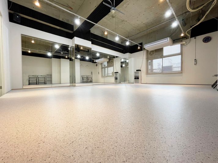 レンタルスペース・レンタルスタジオ・多目的スペース - スタジオ in and out