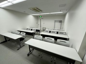 【小～中人数で使いやすい大きさです】 - 【閉店】TIME SHARING 大阪本町 7Aの室内の写真