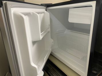 【無料】
冷蔵庫 - 渋谷109から徒歩4分のレンタルサロン 渋谷109から徒歩4分/ 24時間 /無休営業/ 完全個室サロンの設備の写真