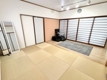 レンタルサロンラベゼ 1階和洋室/名鉄岩倉駅/半個室マツエクストレッチ整体の室内の写真