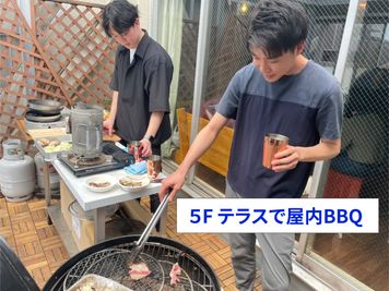 ベランダと部屋が別れているため、煙が気になりません。 - 【中野駅至近！】会議、懇親会、カラオケ【イベントスペース】 20人まで入れる【多目的レンタルスペース】の室内の写真