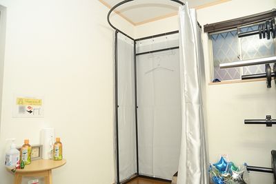 更衣室 - Personal Studio Square 個室レンタルジム＆サロン【Square】堺市西区・鳳の室内の写真