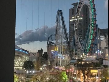夜は観覧車背景の撮影も可能 - ViewStudio水道橋 ビュースタジオ水道橋の室内の写真