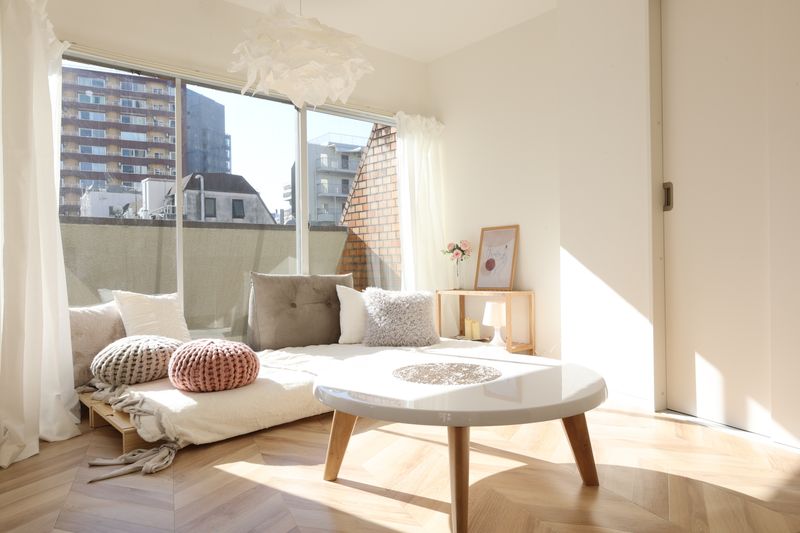 3面バルコニー(南向きあり)のきれいめ撮影スタジオ - 渋谷道玄坂スタジオ