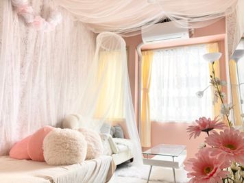 💖とにかく駅チカ2分🍸🍸今ならセール中🍸🍸65インチ画面で上映会・推し会💖誕生会・女子会✨会議・自習室⏰24時間 - わくわくカーニバル横浜3号