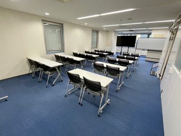 【最大25名着席可能なリーズナブル会議室が赤坂見附にOPEN★】 - 【閉店】TIME SHARING 赤坂見附 赤坂MKビル 【閉店】5Bの室内の写真