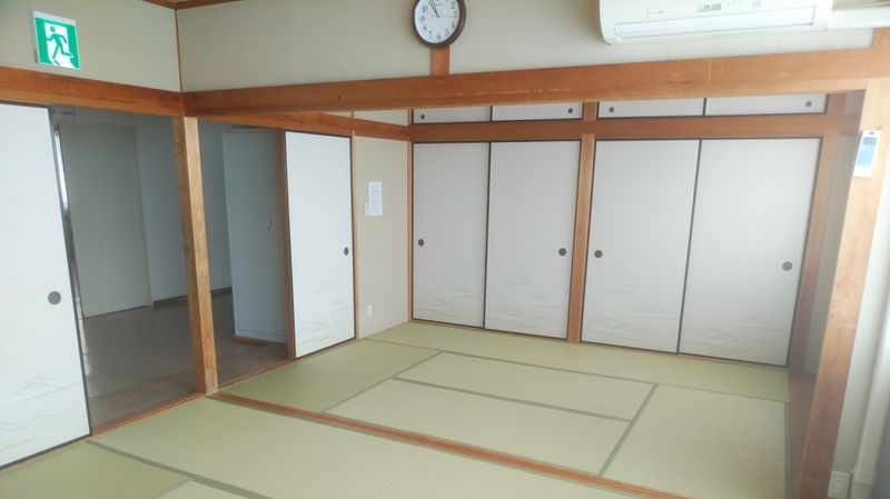和室内、
8帖と6帖の続き部屋 - 島本町第二コミュニティセンター 和室（2階）の室内の写真