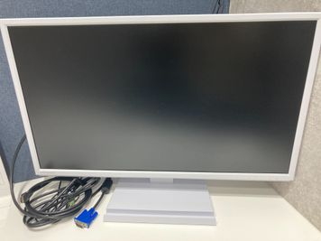 スペース内設置のモニターです。 - PERSONAL SUITE 吉祥寺 ＜BOOTH25＞半個室空間※音漏れ対策実施中※の室内の写真