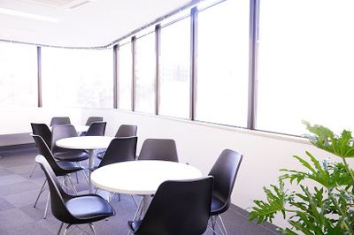 NATULUCK八丁堀駅前 大会議室の室内の写真