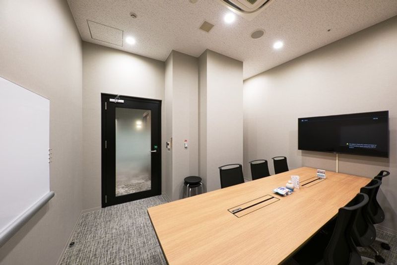 H¹T四ツ谷（サテライト型シェアオフィス） 会議室 (8名)の室内の写真