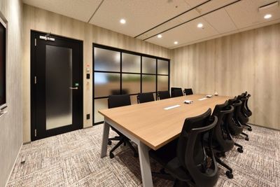 H¹T武蔵小杉北口（サテライト型シェアオフィス） 会議室(10名)の室内の写真