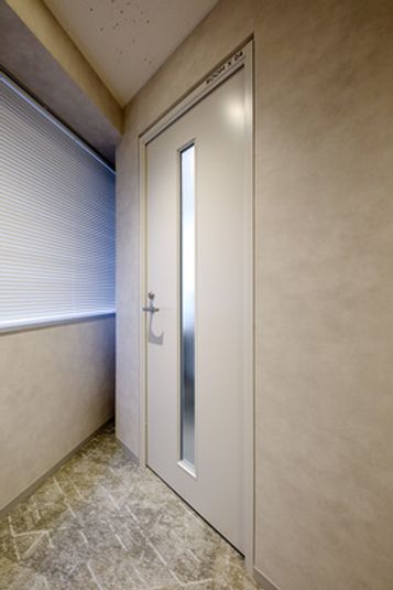 ROOM X 04 - H¹T by W 新宿東南口（サテライト型シェアオフィス）