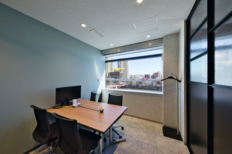 H¹T浅草（サテライト型シェアオフィス） 会議室 02(4名)の室内の写真