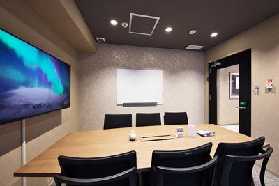 H¹T溜池山王（サテライト型シェアオフィス） 会議室(6名)の室内の写真