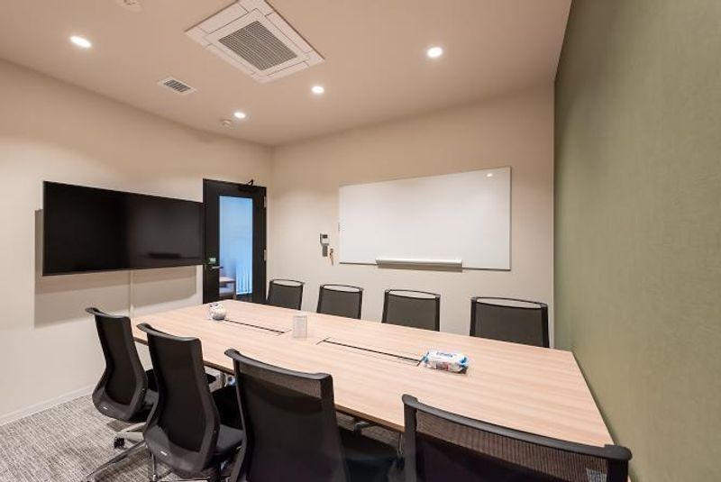 H¹T阿佐ヶ谷（サテライト型シェアオフィス） 会議室 02(8名)の室内の写真