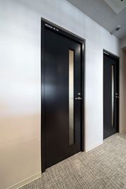 H¹T本八幡南口（サテライト型シェアオフィス） ROOM W 14の室内の写真