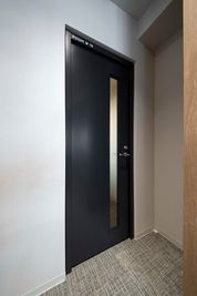 H¹T本八幡南口（サテライト型シェアオフィス） ROOM W 15の室内の写真