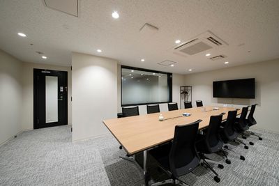 H¹T高田馬場（サテライト型シェアオフィス） 会議室(10名)の室内の写真