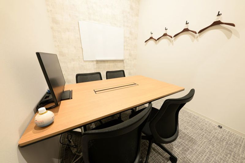 会議室 04(4名) - H¹T横浜ビジネスパーク（サテライト型シェアオフィス）