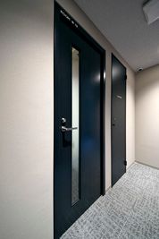 H¹T国立（サテライト型シェアオフィス） ROOM W13(1名)の室内の写真