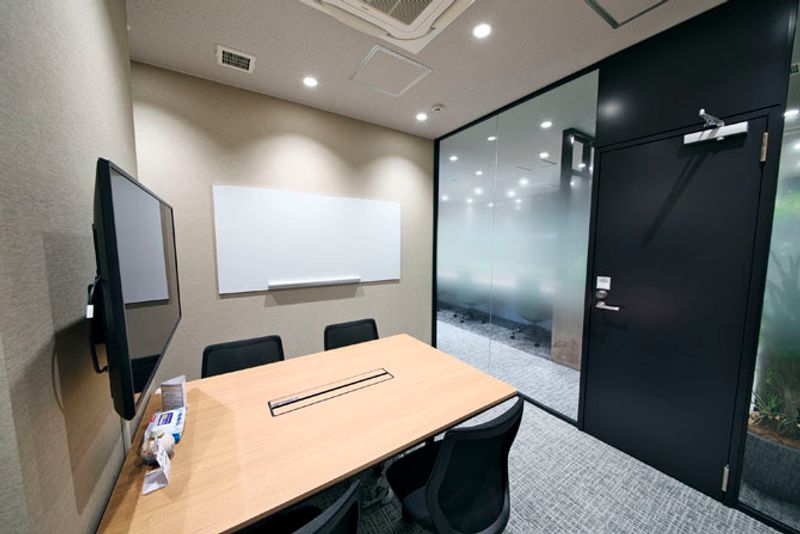 H¹T浅草橋（サテライト型シェアオフィス） 会議室 03(4名)の室内の写真