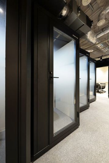 ROOM R 02 - H¹T藤沢（サテライト型シェアオフィス）