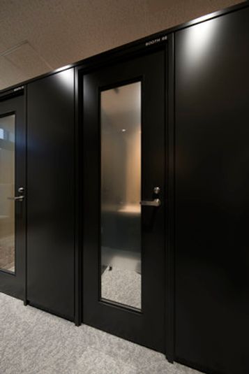 BOOTH 02（1名） - H¹T東京ビッグサイト前（サテライト型シェアオフィス）