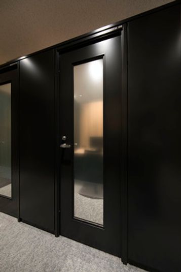 BOOTH 08(1名) - H¹T東京ビッグサイト前(サテライト型シェアオフィス)