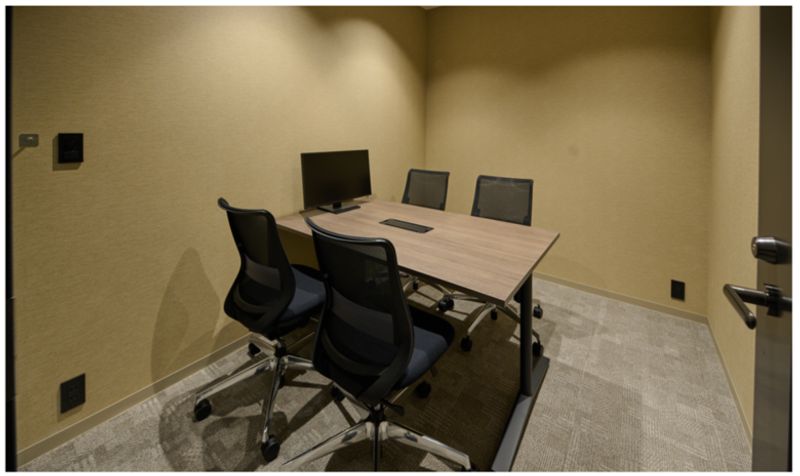H¹T博多（サテライト型シェアオフィス） 会議室 05(4名)の室内の写真