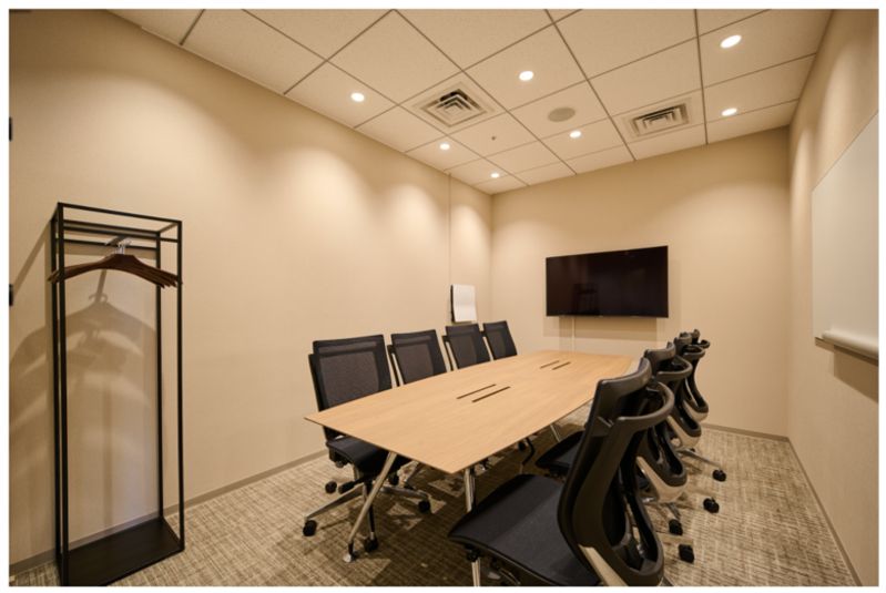 H¹T仙台（サテライト型シェアオフィス） 会議室 01(8名)の室内の写真