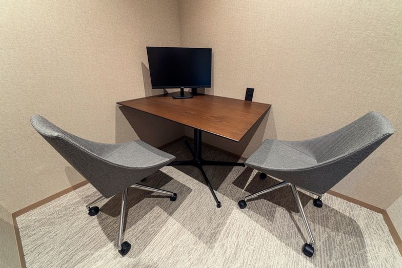 H¹T浦和（サテライト型シェアオフィス） 会議室 02(3名)の室内の写真