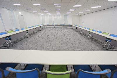 名古屋会議室 プライムセントラルタワー名古屋駅前店 第1会議室の室内の写真