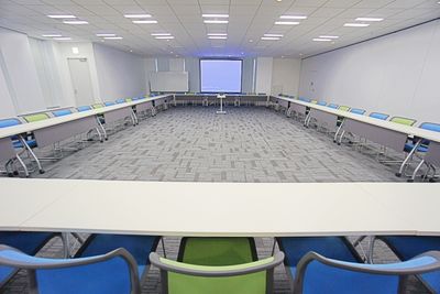名古屋会議室 プライムセントラルタワー名古屋駅前店 第1会議室の室内の写真