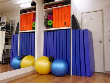 スタジオ２１ アクセスのよい多目的レッスンスタジオ／会議室の設備の写真