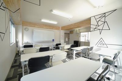 ＜シトリン会議室＞東急プラザ渋谷,渋谷サクラステージ側！セミナー/勉強会/会議にオススメな明るい16名収容のお部屋⭐Wi-Fi - 【シトリン会議室】