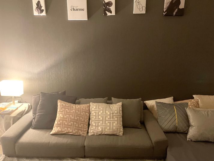 難波駅から徒歩すぐのプロジェクター付きレンタルスペース - 心斎橋・難波 レンタルスペース