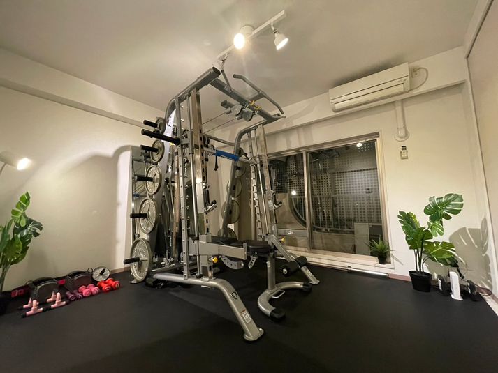 約８畳のトレーニングルーム - 堀江パーソナルジム  堀江パーソナルジムの室内の写真