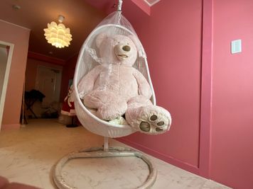 宙に浮いて気持ちいい - OK-space 【セルフstudio モモハコ幟町公園前】の室内の写真