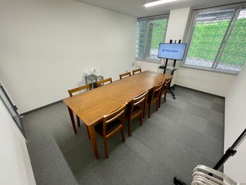 【ダイニングテーブルを囲んでアットホームな会が行えるお部屋です♪】 - 【閉店】TIME SHARING 渋谷宇田川 1Bの室内の写真
