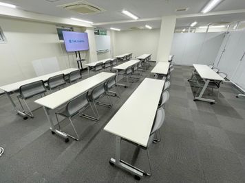 【小～中規模で使いやすいサイズの会議室です】 - 【閉店】TIME SHARING 渋谷宇田川 1Cの室内の写真