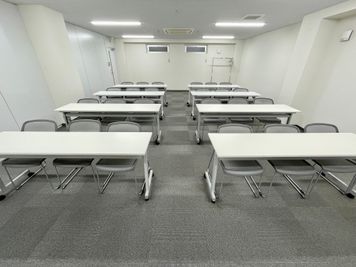 【会議室後方は広く空いているため、ゆったりとお使いいただけます】 - 【閉店】TIME SHARING 渋谷宇田川 1Dの室内の写真