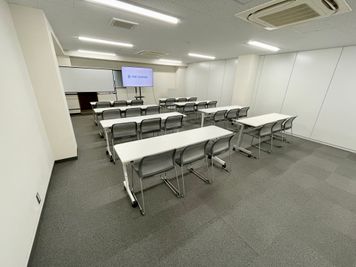 【小～中規模で使いやすいサイズの会議室です】 - 【閉店】TIME SHARING 渋谷宇田川 1Dの室内の写真