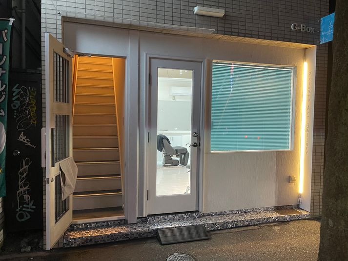 薬院大通り駅徒歩3分　まるまる2Fワンフロアプライベートスペース - Private art gallery