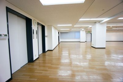 名古屋会議室 エフリードビル伏見錦店 レンタル展示場の室内の写真