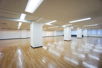 名古屋会議室 エフリードビル伏見錦店 レンタル展示場の室内の写真